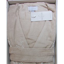 Махровый халат Maison d'or Neria с кружевом 2